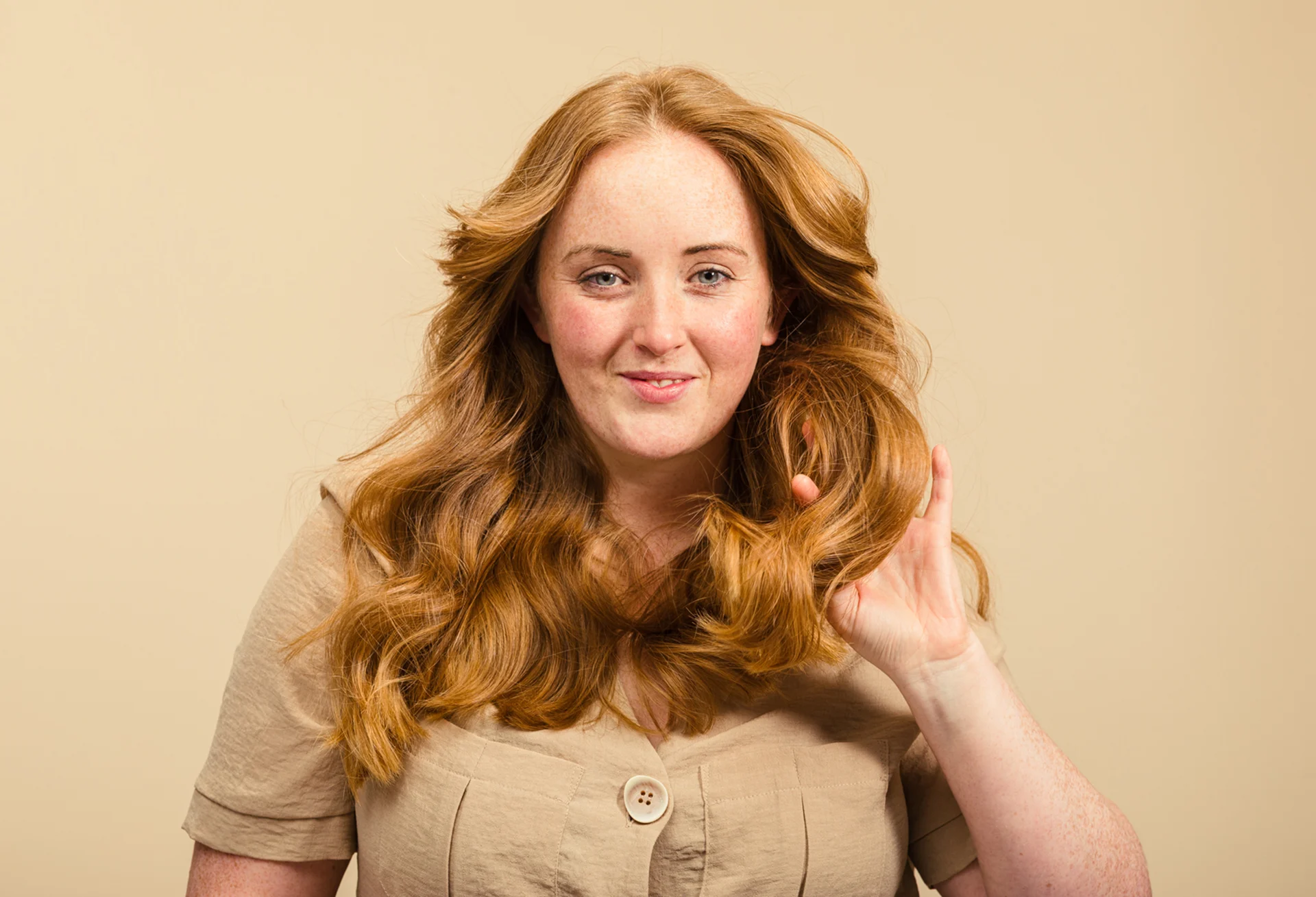 venitien_amelia_hero_henna_hair_2022_2780aed7